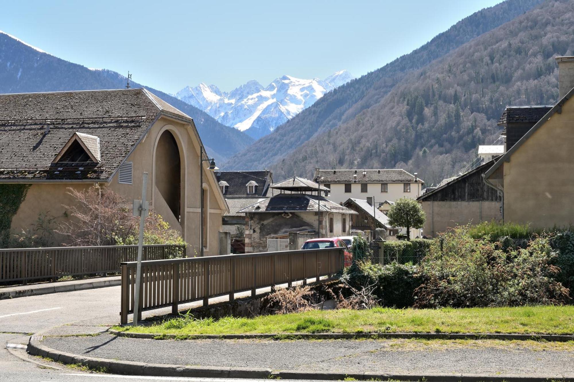 Villa Les Rosiers à Bagnères-de-Luchon Extérieur photo